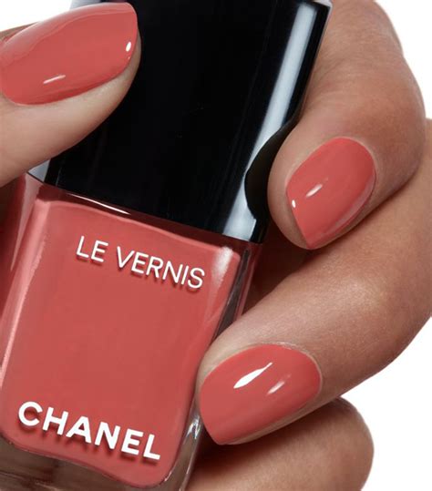 chanel longwear nail color.